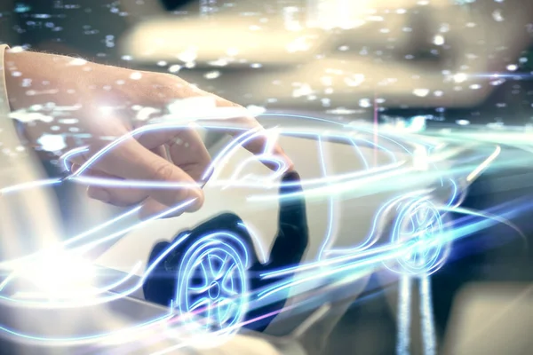 Подвійна Експозиція Рук Людини Тримає Використовує Цифровий Пристрій Автомобільний Голограмний — стокове фото