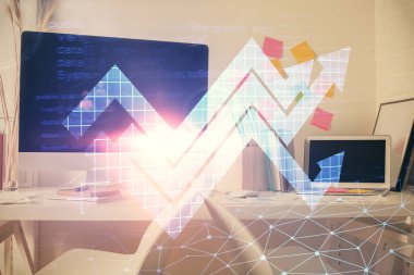 Büyüyen oklar ve ofisin arka planında çift pozlama. Büyüme Konsepti.