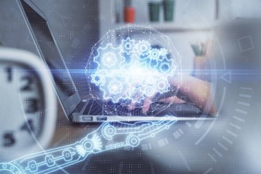 Bilgisayar ve veri temalı hologram çizimlerinde çalışan kadın elleri çift pozlama. Teknoloji kavramı.