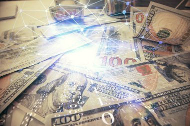 İki kez veri temasına maruz kalınca dolar banknotları arka planda kalıyor. Teknoloji konsepti.