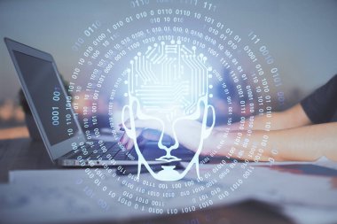 Bilgisayar ve insan beyin hologramı çizimleri üzerinde çalışan kadın ellerine çok maruz kaldı. Ai teknoloji konsepti.