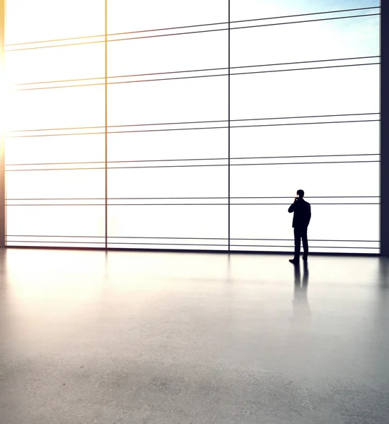 Zakenman met telefoon — Stockfoto