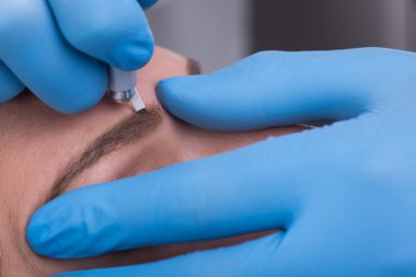 Kaşları çizim Japon yöntemi