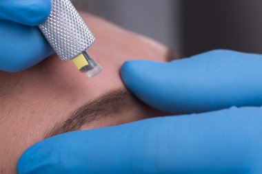 Kaşları çizim Japon yöntemi