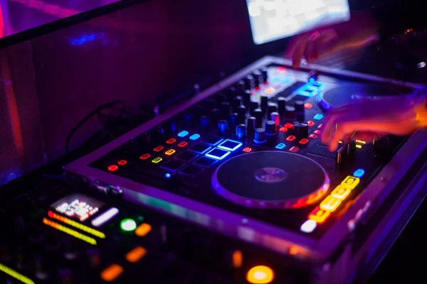 DJ's muziekapparatuur — Stockfoto