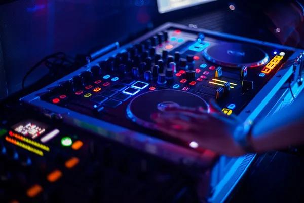 DJ's muziekapparatuur — Stockfoto