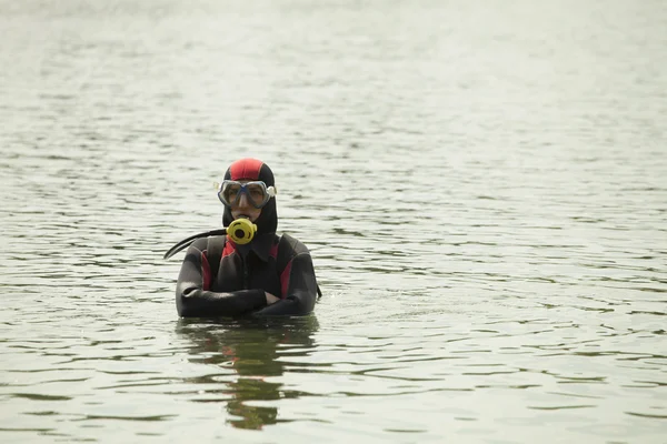 Mergulhador no rio — Fotografia de Stock