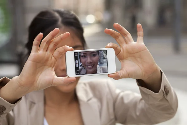 Selfie op de straat — Stockfoto