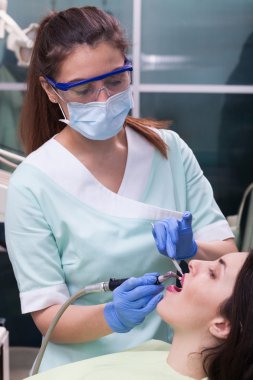 profesyonel diş fırçalama