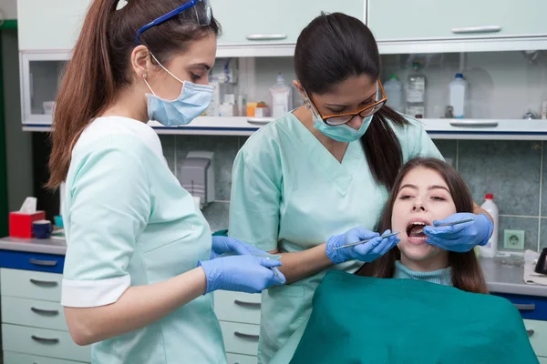 Diş operasyonu — Stok fotoğraf