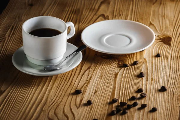 Vista Perto Xícara Café Branco Com Placas Chá Superfície Madeira — Fotografia de Stock