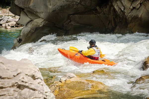 Yaremche Ivano Frankivsk Ucrania Junio 2021 Descenso Kayak Colores Río —  Fotos de Stock