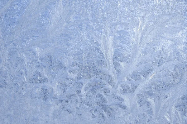 Güzel Yakın Çekim Kışlık Pencere Pane Kaplamalı Parlak Buz Kalıpları — Stok fotoğraf