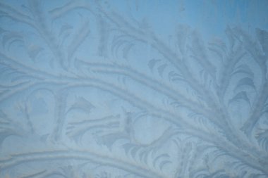 Güzel Yakın Çekim Kışlık Pencere Pane Kaplamalı Parlak Buz Kalıpları