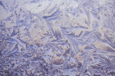 Güzel Yakın Çekim Kışlık Pencere Pane Kaplamalı Parlak Buz Kalıpları