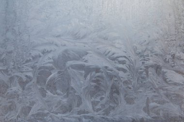 Güzel Yakın Çekim Kışlık Pencere Pane Kaplamalı Parlak Buz Kalıpları