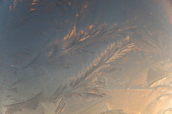 Schöne Nahaufnahme Winter Fensterscheibe Beschichtet Glänzend Eisig Frost Muster — Stockfoto