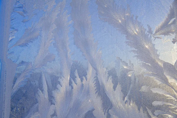 Schöne Nahaufnahme Winter Fensterscheibe Beschichtet Glänzend Eisig Frost Muster — Stockfoto