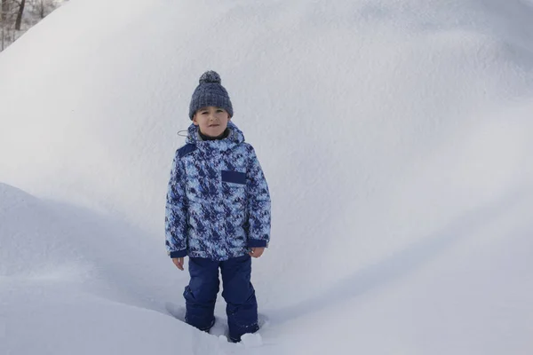 Little Boy Playing Fresh Snow — Stock Photo, Image