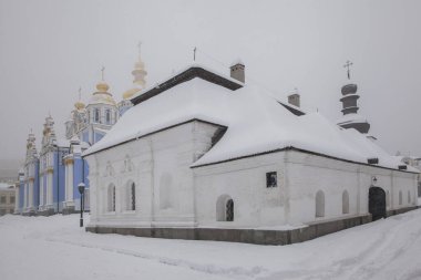 Kışın kar yağarken Michael 'ın Altın Kubbe Katedrali. Kiev. Ukrayna     