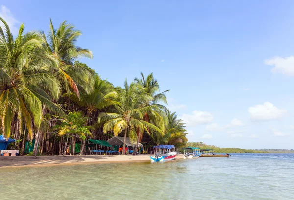 Boats at the beach — Stock Photo, Image