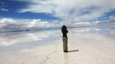 Kadın kamera resim çekme