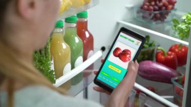 Smartphone Uygulaması Kullanılarak Çevrimiçi Vejetaryen Sağlıklı Yemek Siparişi.