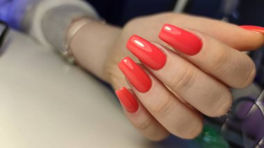 Manikür manikürü çok güzel bir dokuda.