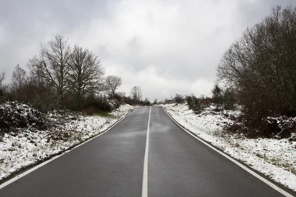 Krajobraz drogi w zimie — Zdjęcie stockowe