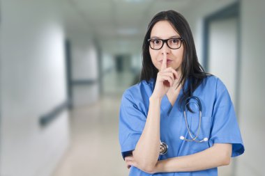 sessizlik, Doktor tutmak