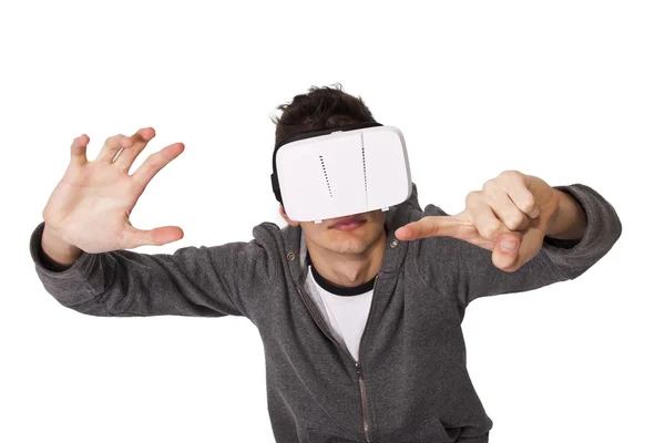 Menino com visualizador de realidade virtual — Fotografia de Stock