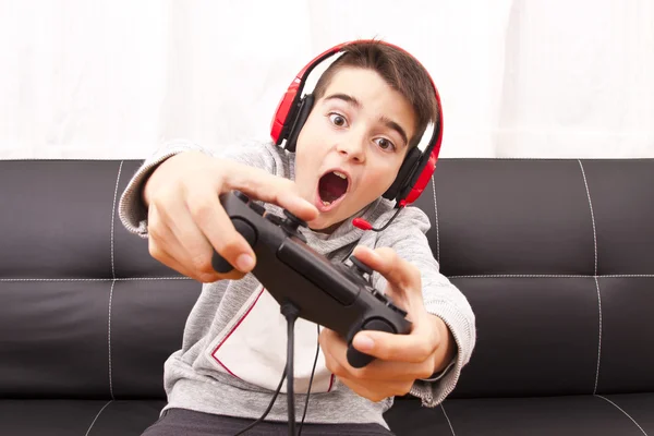 Kind spelen met console — Stockfoto