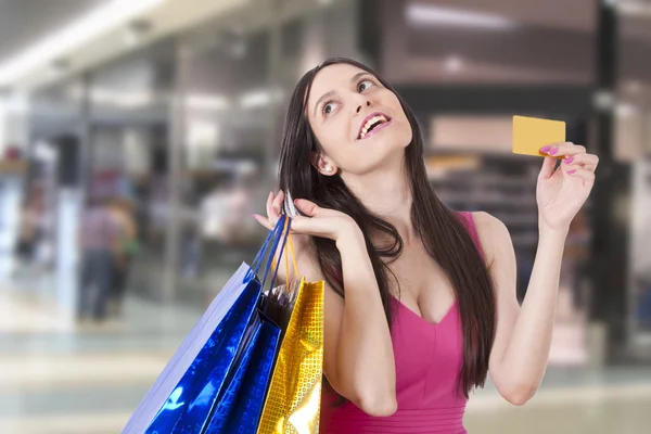 Lány hitelkártyával — Stock Fotó