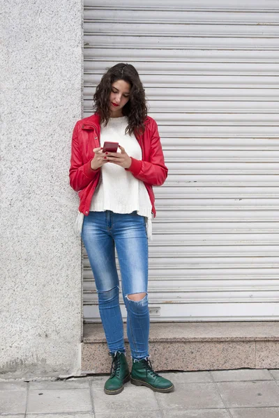 Mujer con teléfono — Foto de Stock