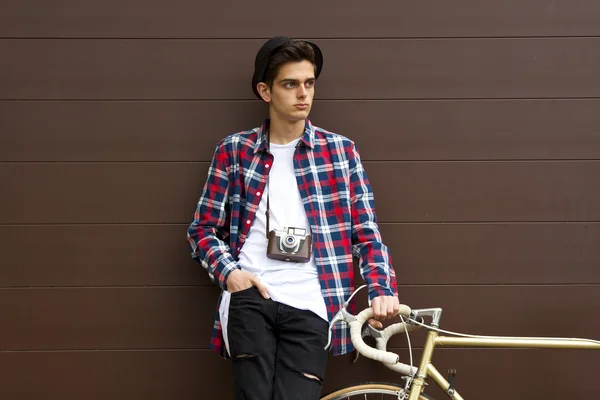 Boy with the bicycle — Stock Photo, Image