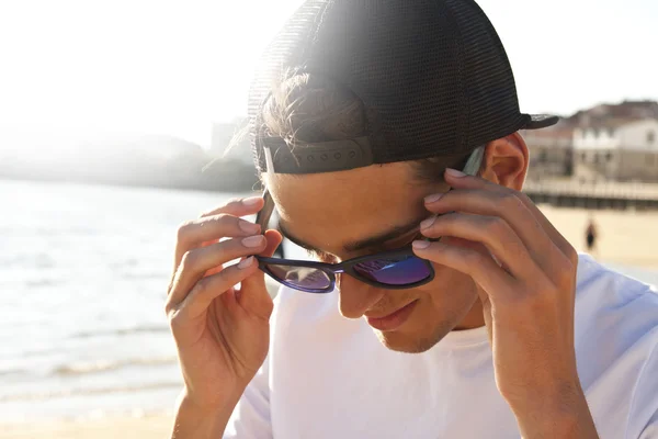 Hombre con sombrero de moda — Foto de Stock