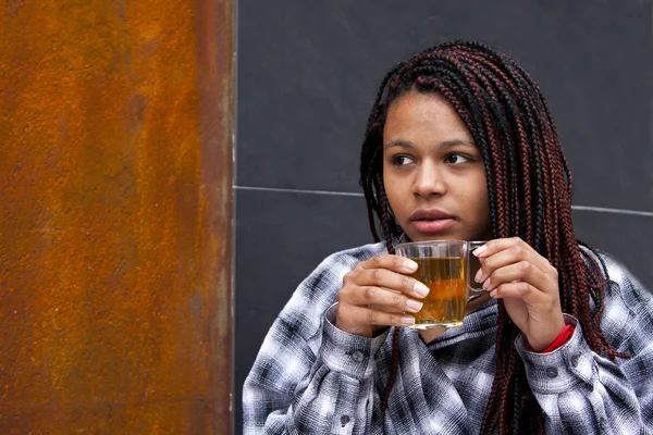 Lány ivás Tea — Stock Fotó
