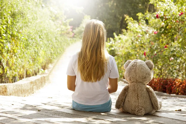 Girl with stuffed — Stock Photo, Image