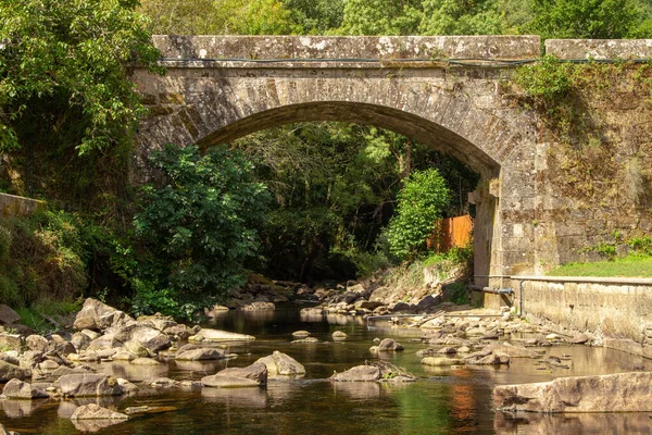 Starý Most Přes Řeku Bubal Peares Ourense Galicie Španělsko — Stock fotografie