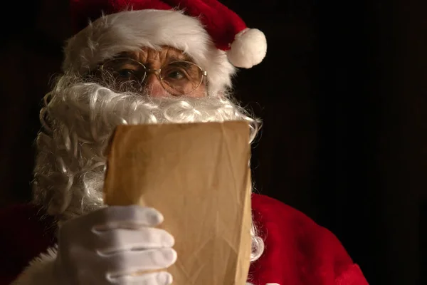 Ritratto Babbo Natale Con Lettera Natale — Foto Stock
