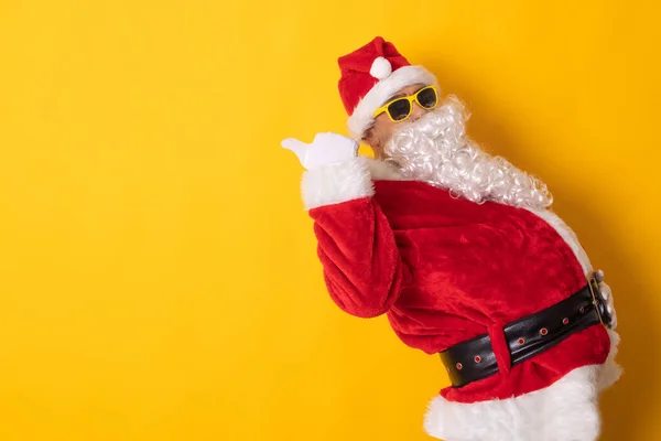 Santa Claus Aislado Sobre Fondo Apuntando Para Anuncio Texto — Foto de Stock