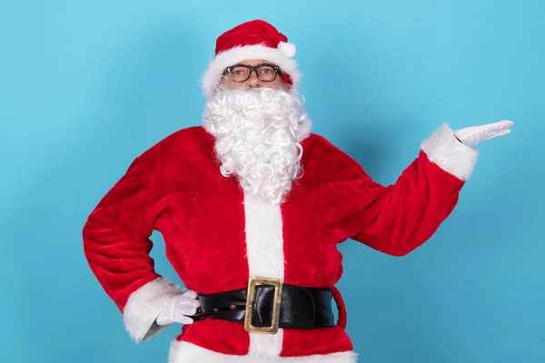Santa Claus Apontando Isolado Segundo Plano — Fotografia de Stock