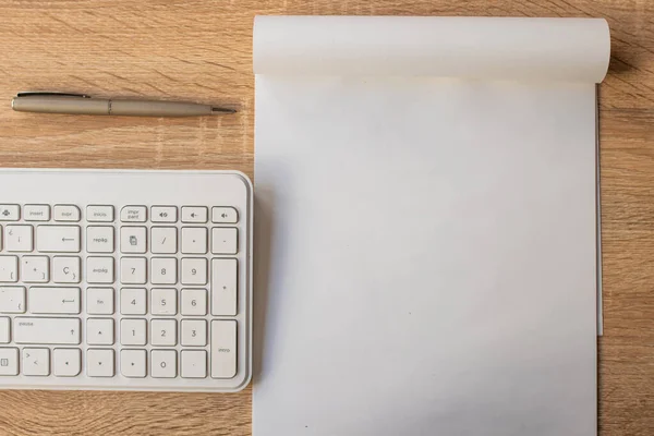 Top View Desk Blank Notepad Computer — Stock Photo, Image