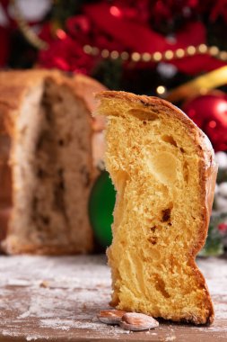 Taze noel panettone porsiyonu