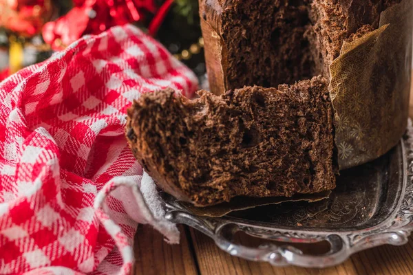 Vánoce Typické Čerstvé Čokoládové Panettone — Stock fotografie