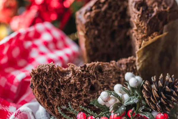 Vánoce Typické Čerstvé Čokoládové Panettone — Stock fotografie
