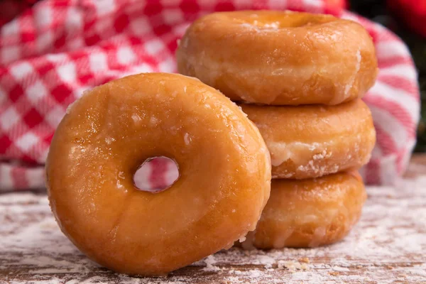 Yeni yapılmış taze doğal çörekler.