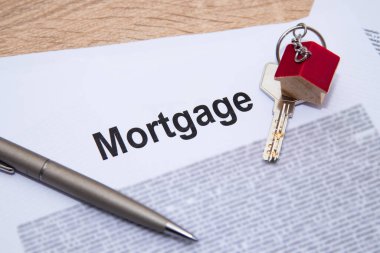 ev anahtarları ve ipotek belgesi