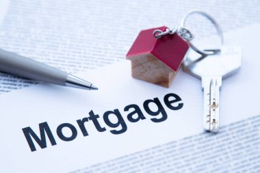 ev anahtarları ve ipotek belgesi