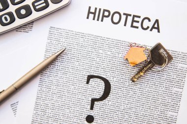 Ev anahtarları ve ipotekli anahtarlık.